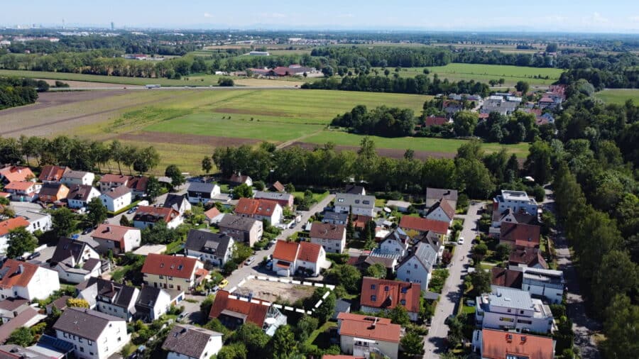 Sonniges und ruhiges Baugrundstück in Bestlage von Dachau Süd -PROVISIONSFREI - - Gute Verkehrsanbindungen