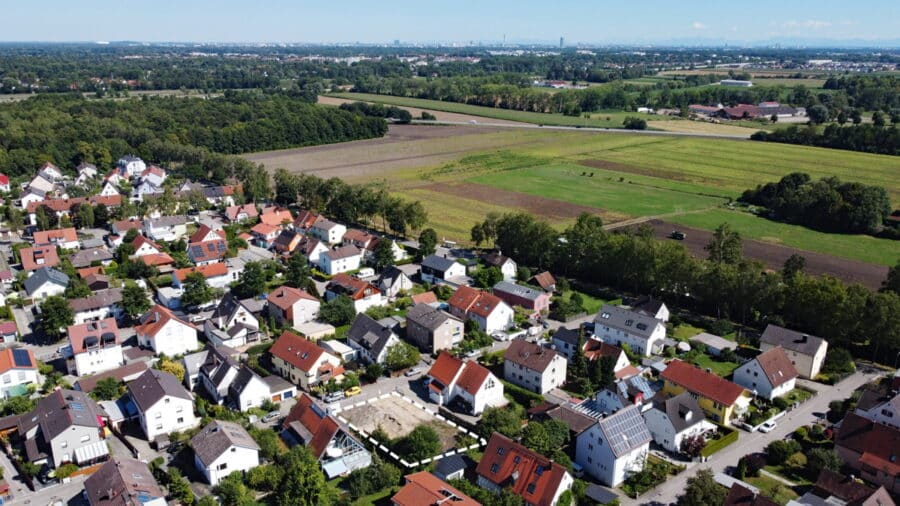 Sonniges und ruhiges Baugrundstück in Bestlage von Dachau Süd -PROVISIONSFREI - - Familienfreundlich