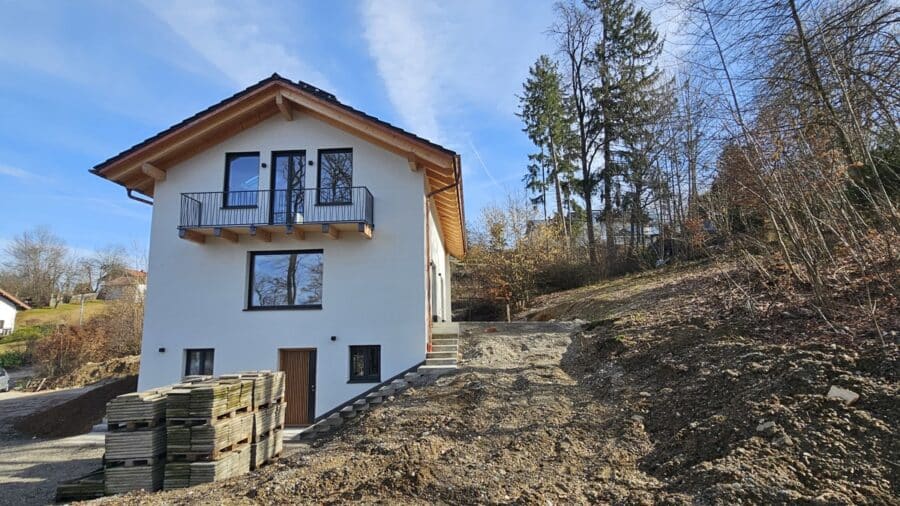 Seeblick! Einzigartiges Einfamilienhaus mit Einliegerwohnung - Platz zur Gestaltung