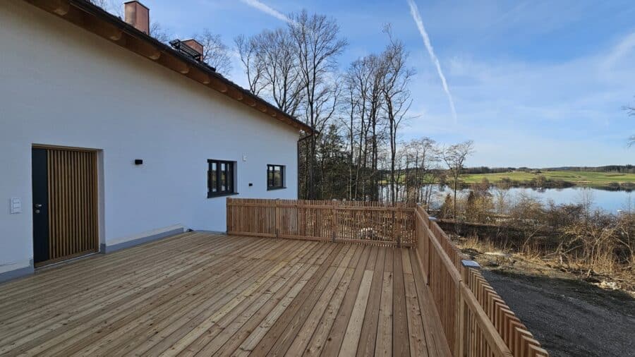 Seeblick! Einzigartiges Einfamilienhaus mit Einliegerwohnung - Dachterrasse