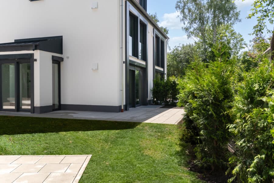 *Direkt verliebt* - Hochwertige Neubau Doppelhaushälfte im grünen Naturschutzgebiet - Garten / Terrasse