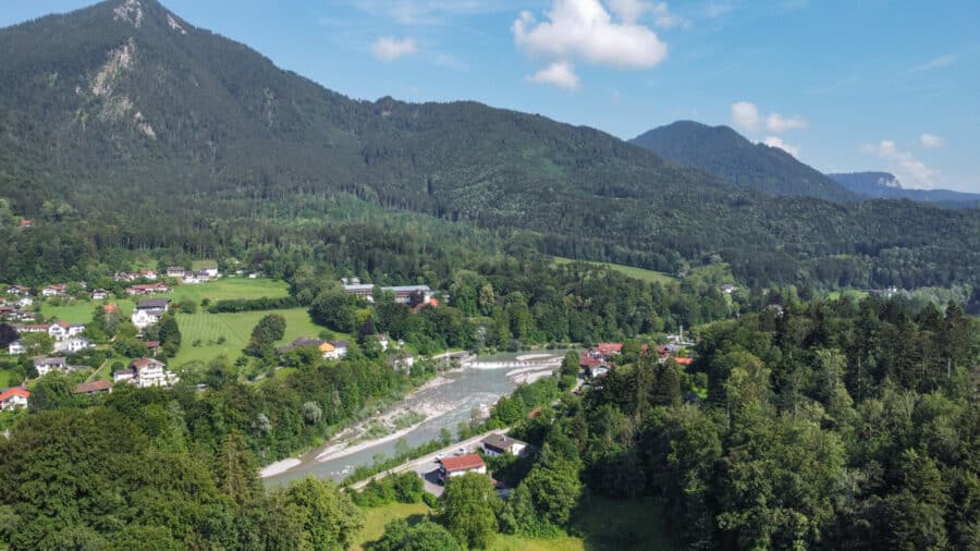 Unverbaubare Weitsicht mit Bergblick! Großes Baugrundstück in absolut ruhiger und idyllischer Lage - Ihre neue Umgebung