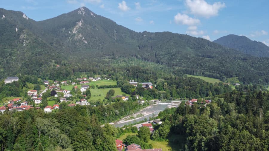 Unverbaubare Weitsicht und Bergblick, Baugrundstück für ein Mehr- oder Einfamilienhaus - Ihre neue Umgebung