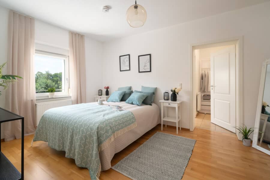 Modern und offen gehalten, große 4-Zimmer Wohnung - für Familien perfekt zentral gelegen - Schlafzimmer mit En-Suite Bad