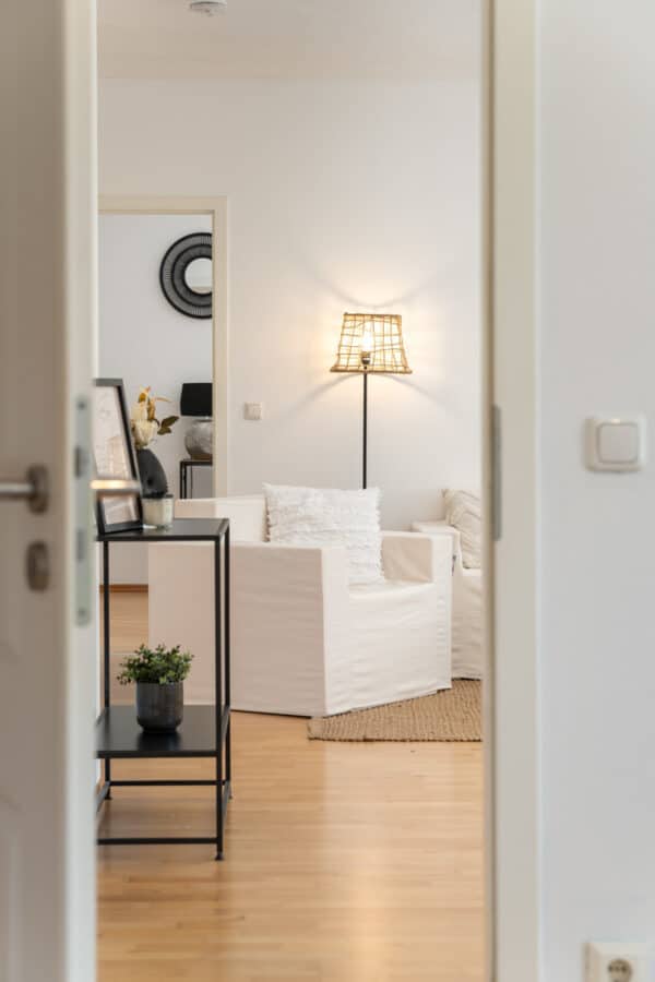 Modern und offen gehalten, große 4-Zimmer Wohnung - für Familien perfekt zentral gelegen - Blick ins Wohnzimmer