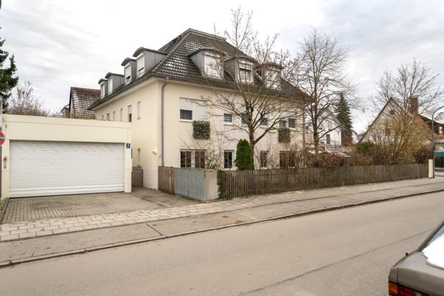 Traumhafte Terrassenwohnung mit 190m² Garten im Herzen von München - Hausansicht Nordwest