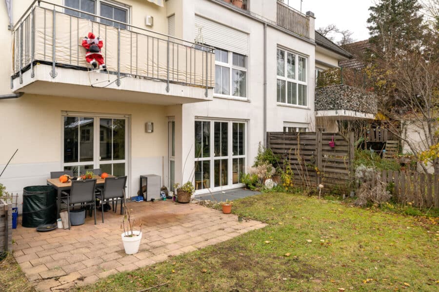 Traumhafte Terrassenwohnung mit 190m² Garten im Herzen von München - Südterrasse